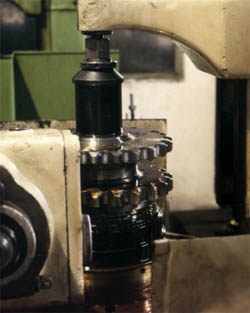 gear4.jpg (21207 bytes)