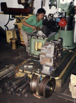 spare10.jpg (29719 bytes)