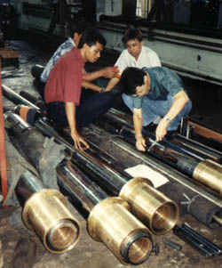 spare5.jpg (29345 bytes)