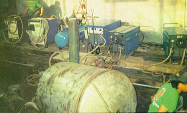 welding1.jpg (31795 bytes)